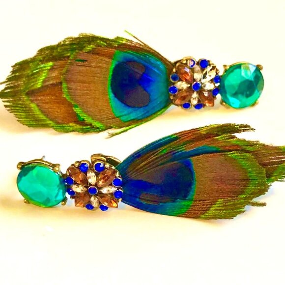 NWT ALEXANDRA'S ACCENTS Rhinestone Jewel Post Peacock Feather Dangle Earrings - Picture 2 of 4